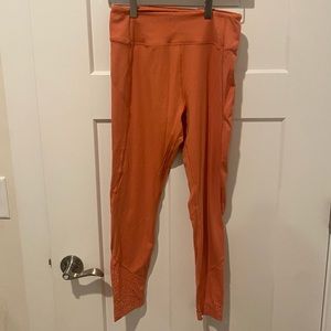 NWOT Victoria secret PINK Sport buttery soft cropped leggings